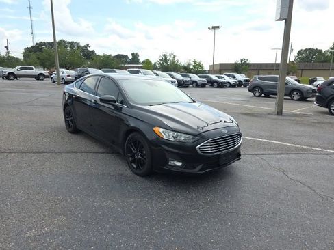 Used 2019 Ford Fusion SE w/ Equipment Group 151A FWD image 1