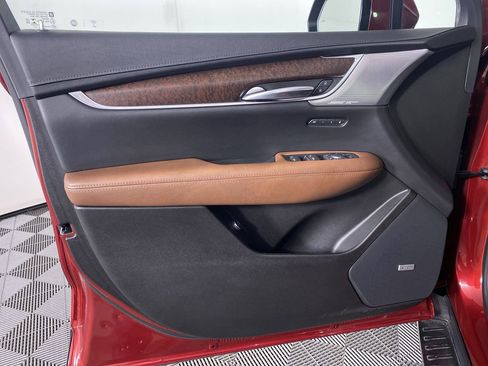 Certified 2022 Cadillac XT5 Premium Luxury image 12