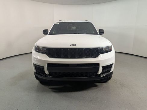 New 2025 Jeep Grand Cherokee L Altitude RWD image 2