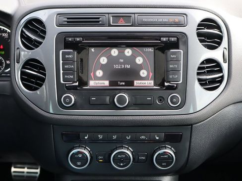 Used 2014 Volkswagen Tiguan R-Line image 35