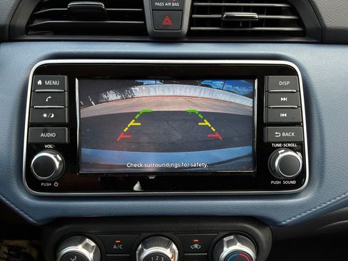 Used 2025 Nissan Versa SV FWD image 27