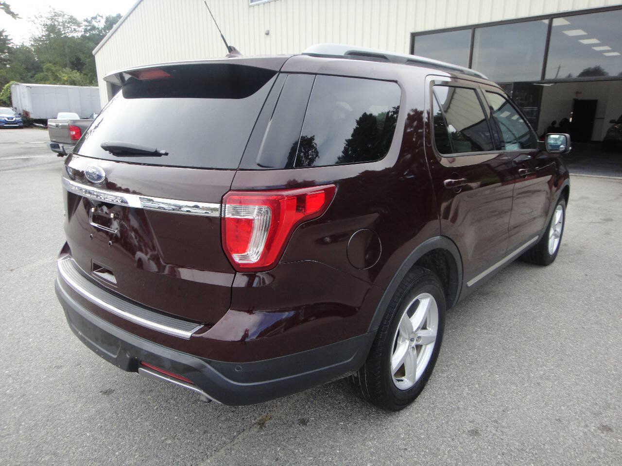 Used 2019 Ford Explorer XLT w/ Equipment Group 201A FWD image 6