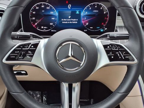 Used 2025 Mercedes-Benz C 300 Sedan image 9