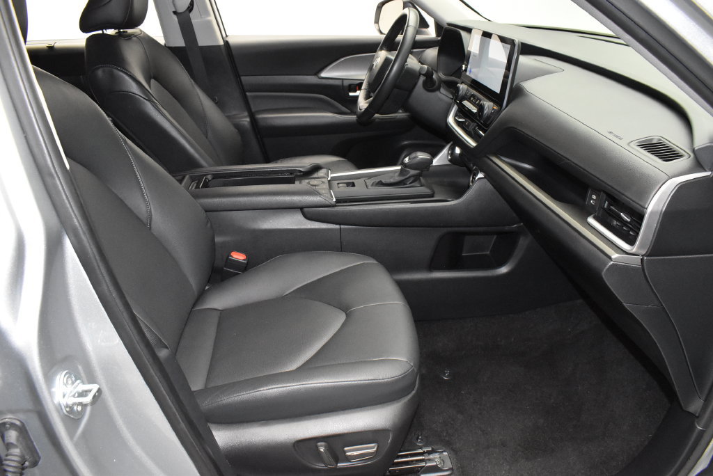 Used 2024 Toyota Grand Highlander AWD image 22