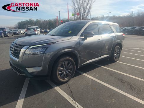 Used 2022 Nissan Pathfinder S image 6