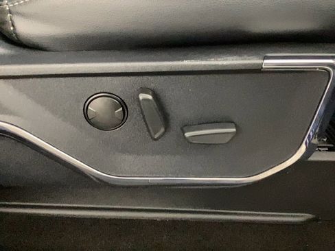 Used 2022 Ford F150 Lariat image 8