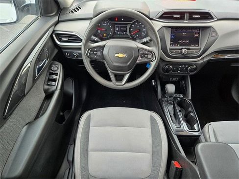 Used 2021 Chevrolet TrailBlazer LS image 8