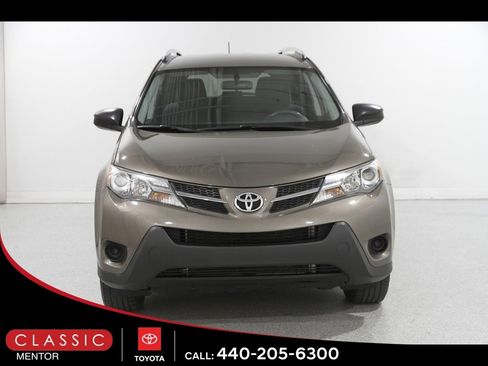 Used 2014 Toyota RAV4 LE image 2