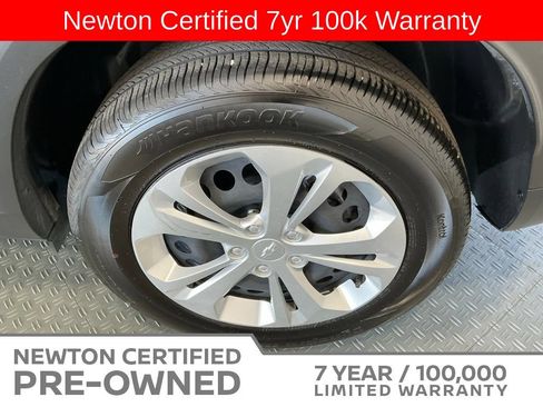 Used 2025 Chevrolet Trax LS FWD image 38