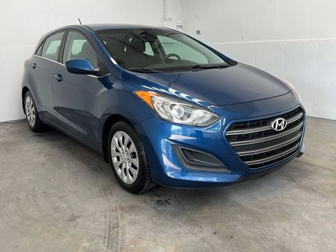 Used 2016 Hyundai Elantra GT FWD image 4