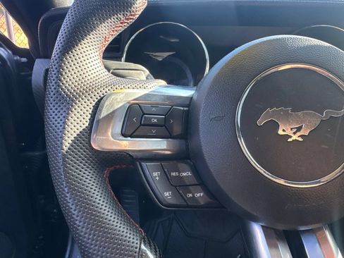 Used 2015 Ford Mustang Coupe RWD image 13
