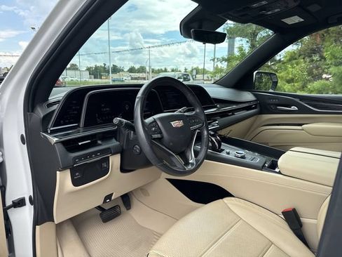 Certified 2021 Cadillac Escalade Premium Luxury AWD/4WD image 11