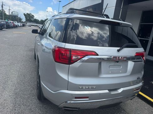 Used 2018 GMC Acadia Denali w/ Technology Package AWD/4WD image 10