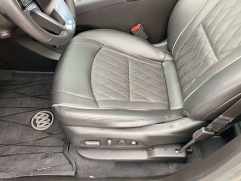 Used 2023 Buick Enclave Avenir image 12