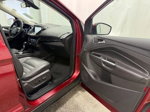 Used 2017 Ford Escape Titanium image 24