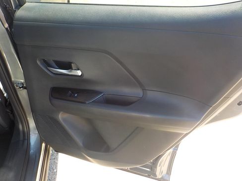 Used 2025 Nissan Kicks SV FWD image 16