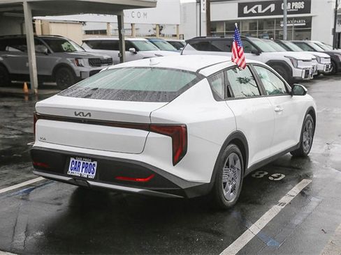 Certified 2025 Kia K4 LX image 10