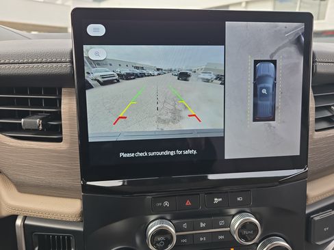 Used 2024 Ford Expedition Limited image 26