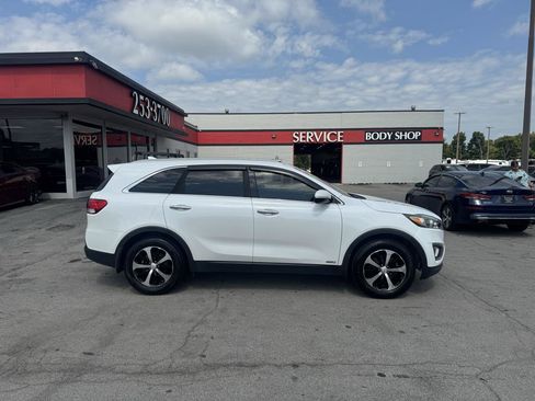 Used 2016 Kia Sorento EX AWD/4WD image 2