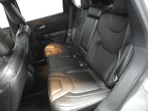 Used 2023 Jeep Cherokee Altitude Lux w/ Lux Elite Package AWD/4WD image 35