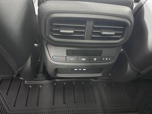 Used 2025 Honda Pilot Touring image 20