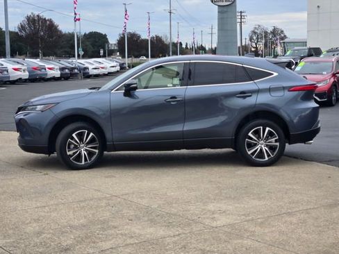 Used 2022 Toyota Venza LE image 7