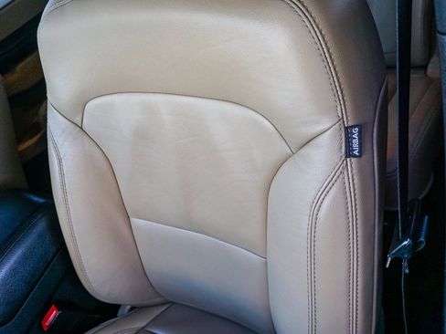 Used 2017 Ford Explorer XLT w/ Equipment Group 202A image 21