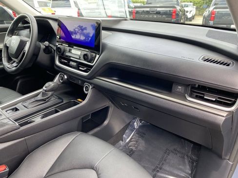 Certified 2024 Toyota Grand Highlander XLE image 17