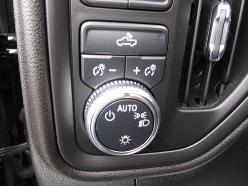 Used 2024 GMC Sierra 1500 Pro w/ Pro Value Package AWD/4WD image 12