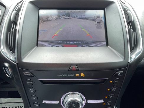 Used 2019 Ford Edge Titanium FWD image 24