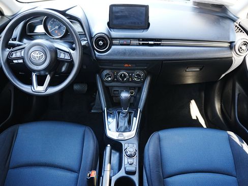 Used 2020 Toyota Yaris LE image 16