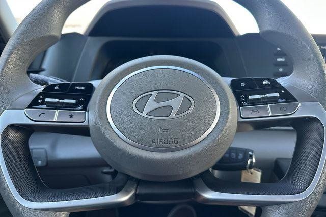 Certified 2026 Hyundai Elantra SE FWD image 22