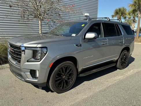 Used 2023 GMC Yukon SLT w/ SLT Luxury Package image 1