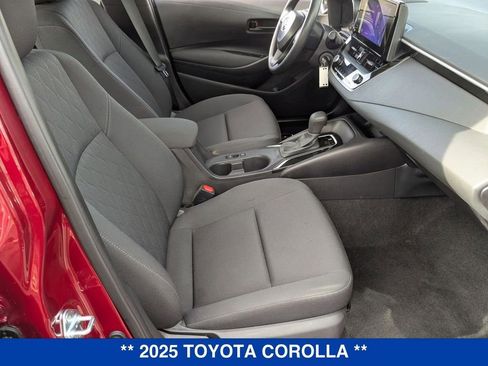 Used 2025 Toyota Corolla LE image 34