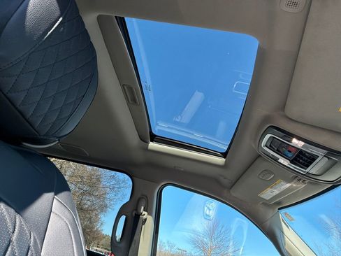 Used 2024 RAM 2500 Laramie w/ Safety Group image 28