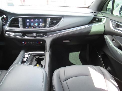 Certified 2023 Buick Enclave Essence image 12