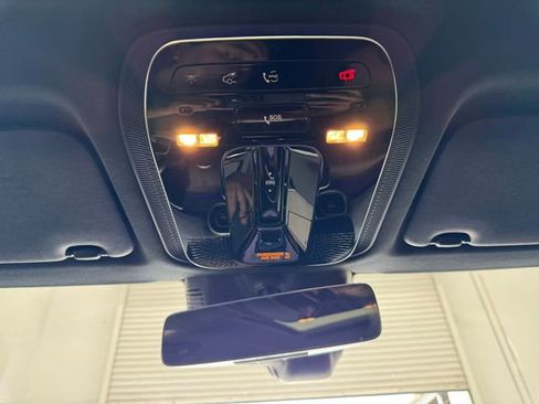 Used 2024 Mercedes-Benz GLC 300 4MATIC image 40