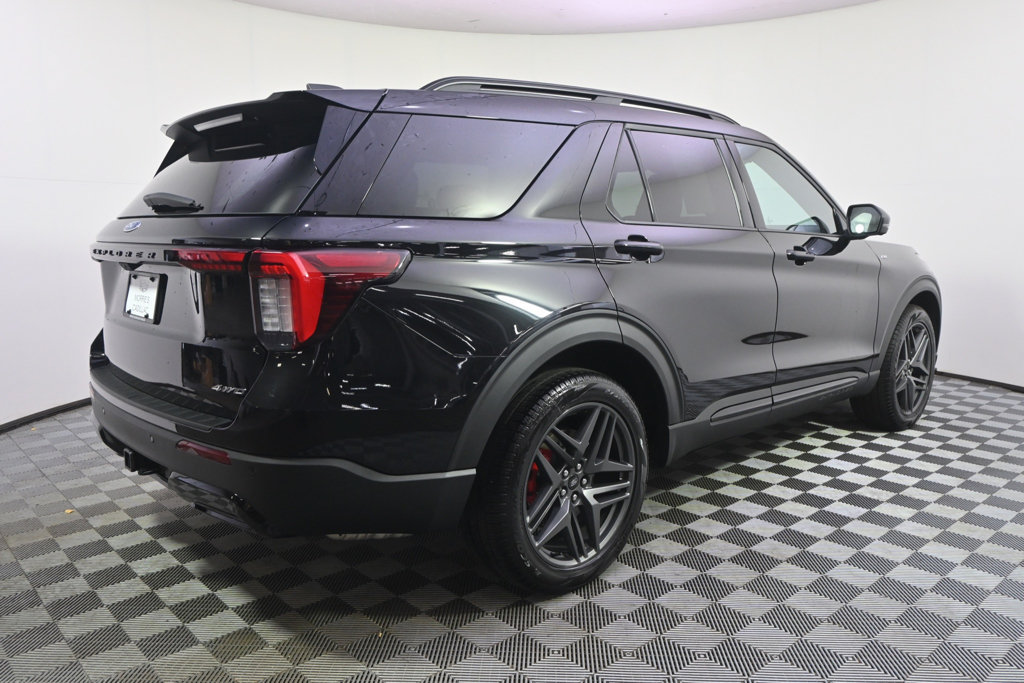 Used 2025 Ford Explorer ST-Line w/ Premium Package AWD/4WD image 7