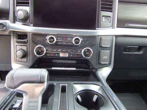 New 2025 Ford F150 Lariat w/ Equipment Group 502A High image 28