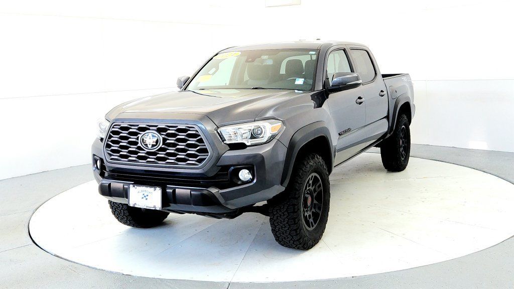 Used 2021 Toyota Tacoma TRD Off-Road w/ Technology Package AWD/4WD image 2