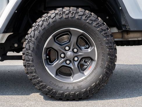 Used 2023 Jeep Gladiator Rubicon w/ Cold Weather Group AWD/4WD image 28