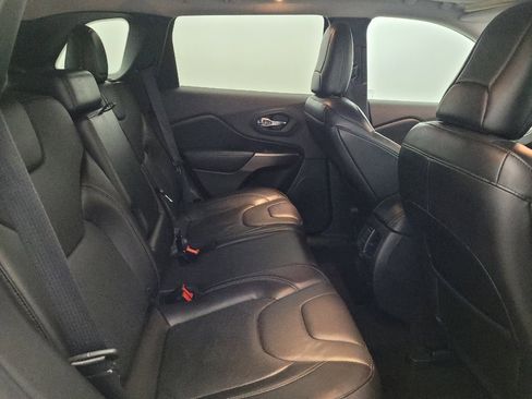 Used 2019 Jeep Cherokee Limited AWD/4WD image 19