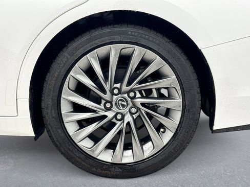 Used 2024 Lexus ES 350 w/ Luxury Package image 25