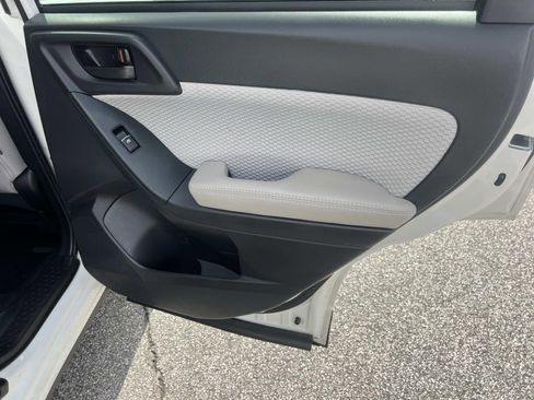 Used 2018 Subaru Forester 2.5i Premium image 16