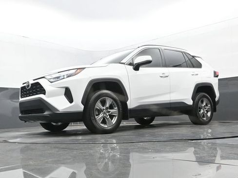 Used 2024 Toyota RAV4 XLE FWD image 27