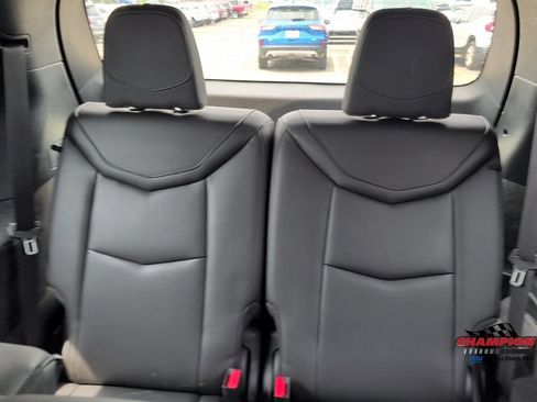 Used 2023 Cadillac XT6 Luxury w/ LPO, Floor Liner Package AWD/4WD image 15