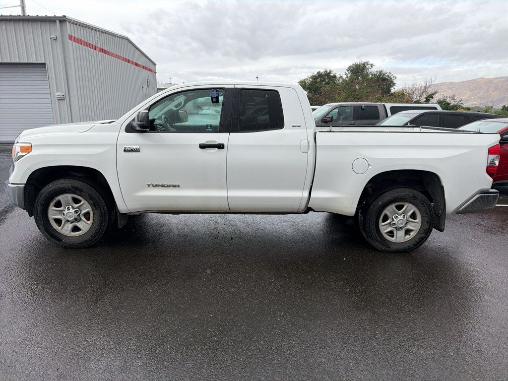 Used 2017 Toyota Tundra SR5 AWD/4WD image 11