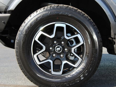 Used 2022 Ford Bronco Outer Banks image 23