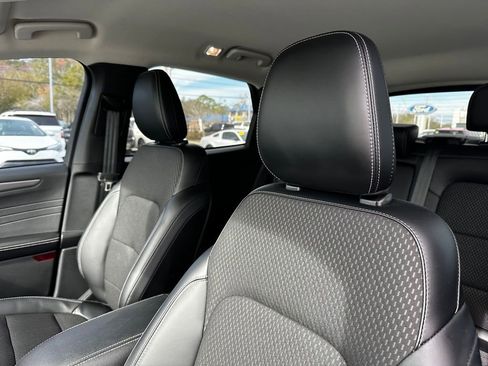 Used 2023 Ford Escape SE image 23