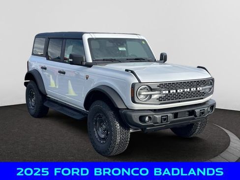 New 2025 Ford Bronco Badlands image 7